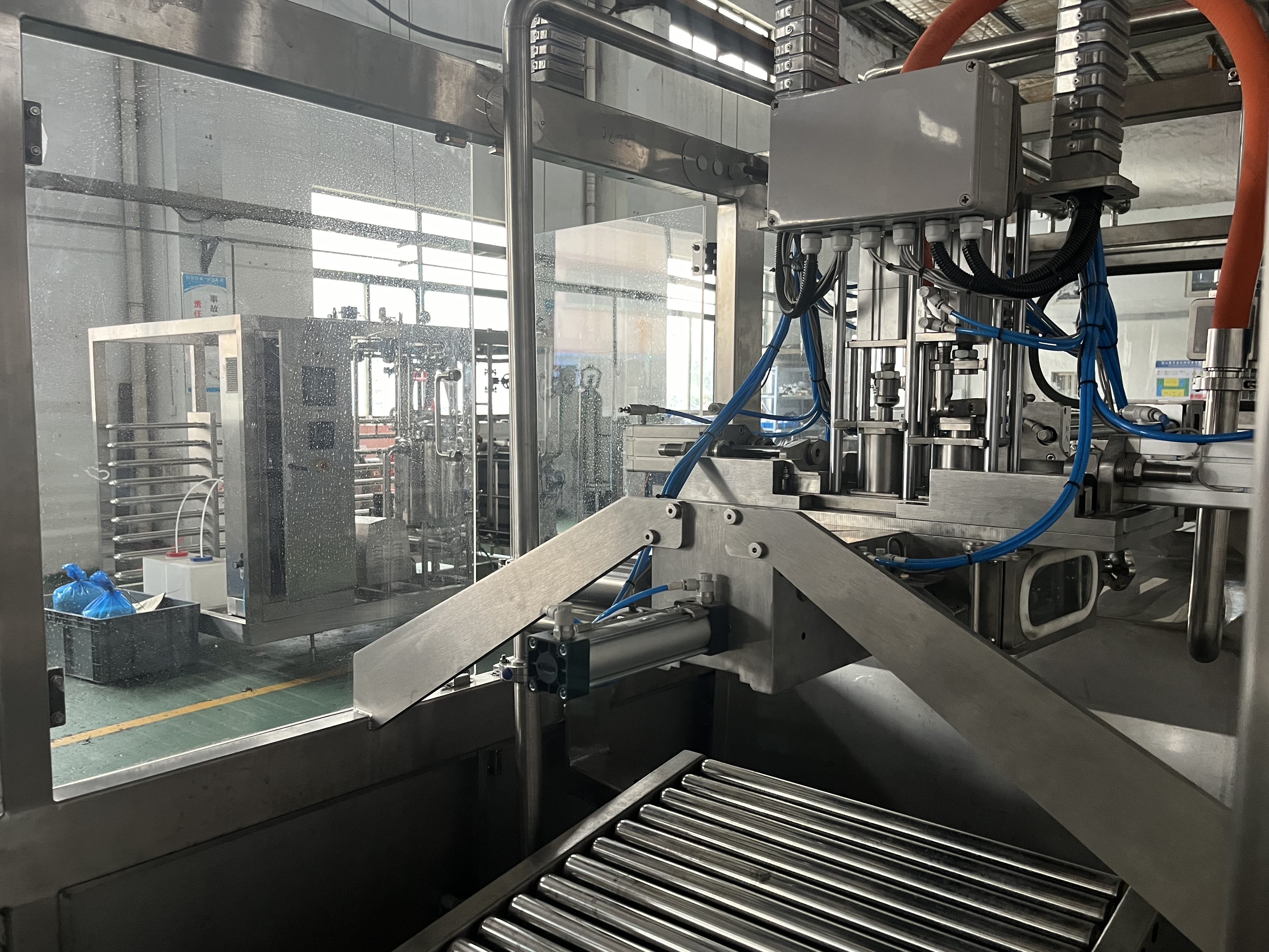 Llenadora as&eacute;ptica BIB autoas&eacute;ptica continua